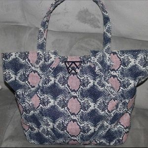 Kelly Wynn Paint The Town Tote